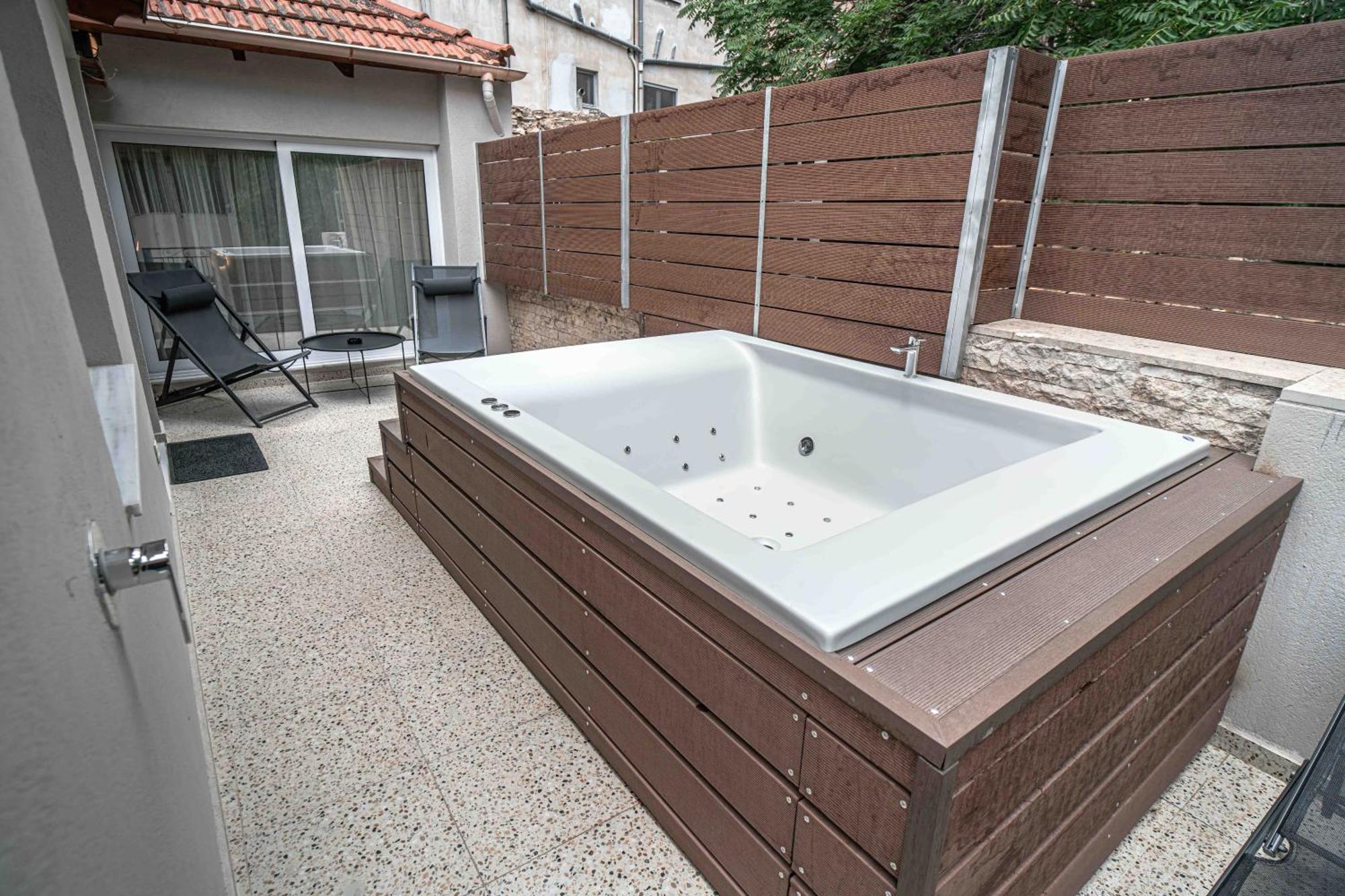 Belle Athenes - Luxury Rooms At Monastiraki Railway Station Buitenkant foto